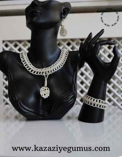 Kazaziye Womens Necklace Set