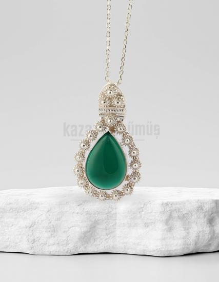 Emerald Filigree Women’s Necklace